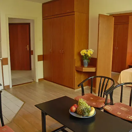 Abbázia Club Kék Hotel